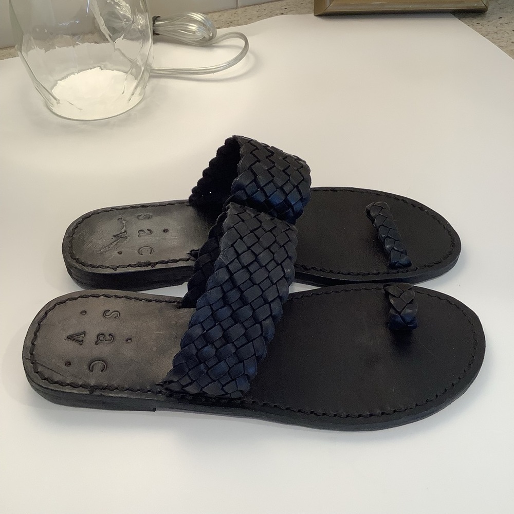 SACV ‘Celestun’ Black Leather Sandals with Toe Loop Made in Mexico